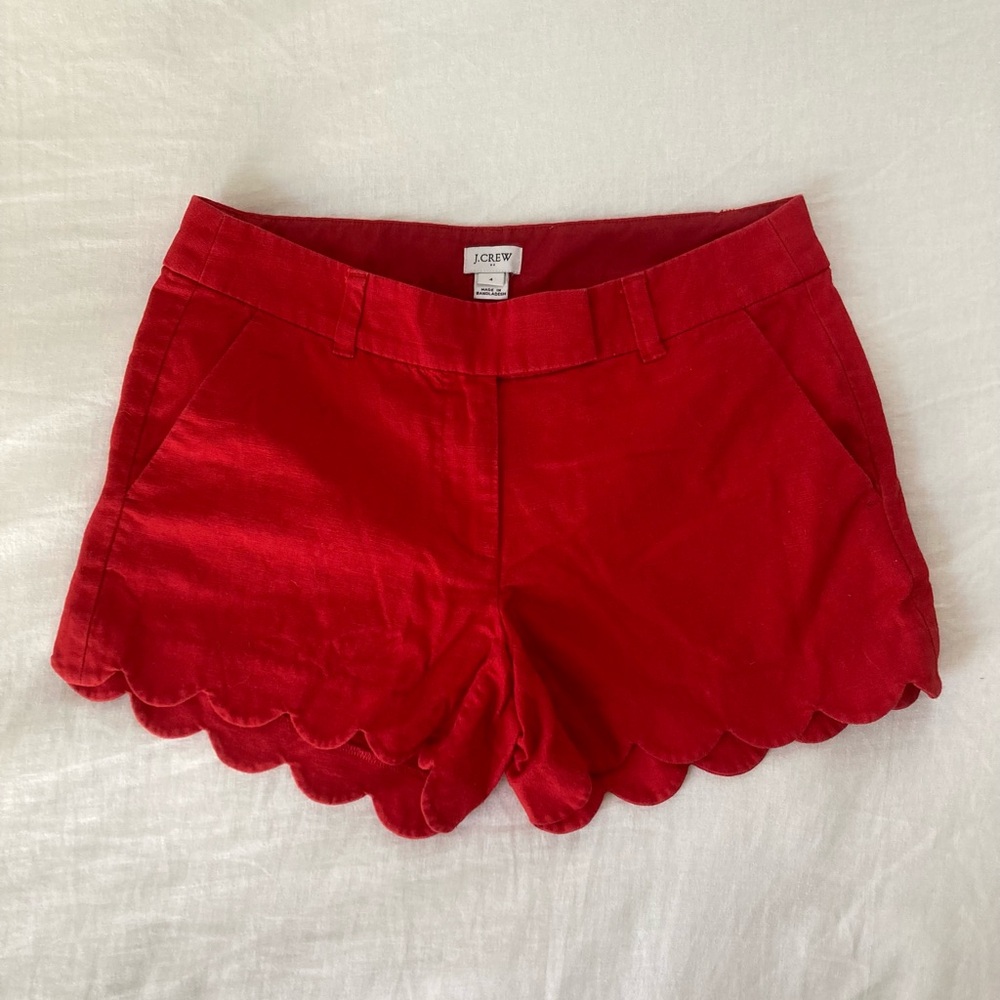 Red linen J Crew scalloped linen shorts sz 4. Perfect for addition for summer.